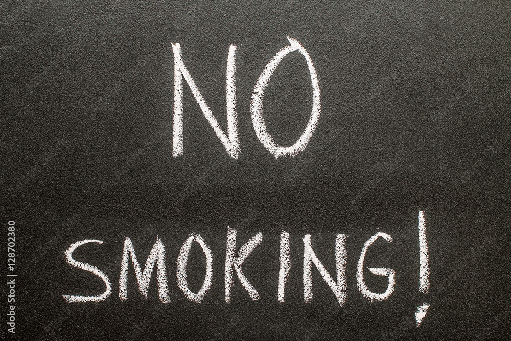 Fototapeta premium Drawing is no smoking on blackboard.