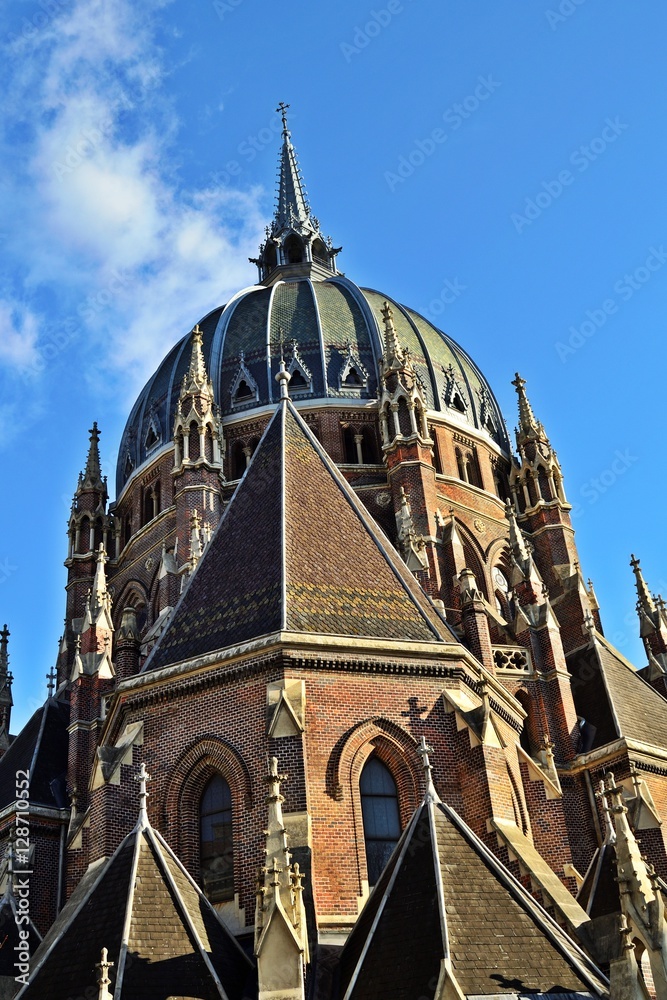 Fototapeta premium Kirche Maria vom Siege in Rudolfsheim, Wien