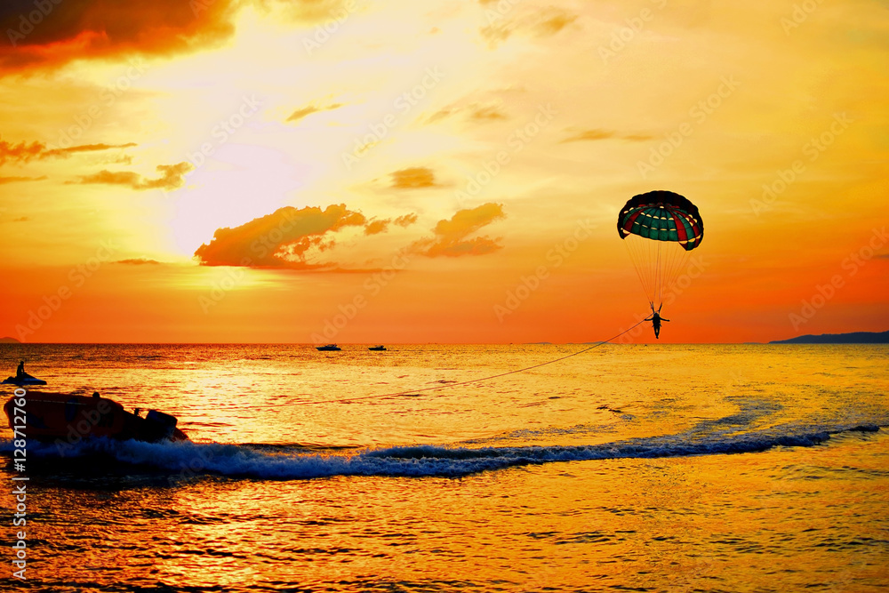 playing parachute beside the sea playing parachute beside the sea