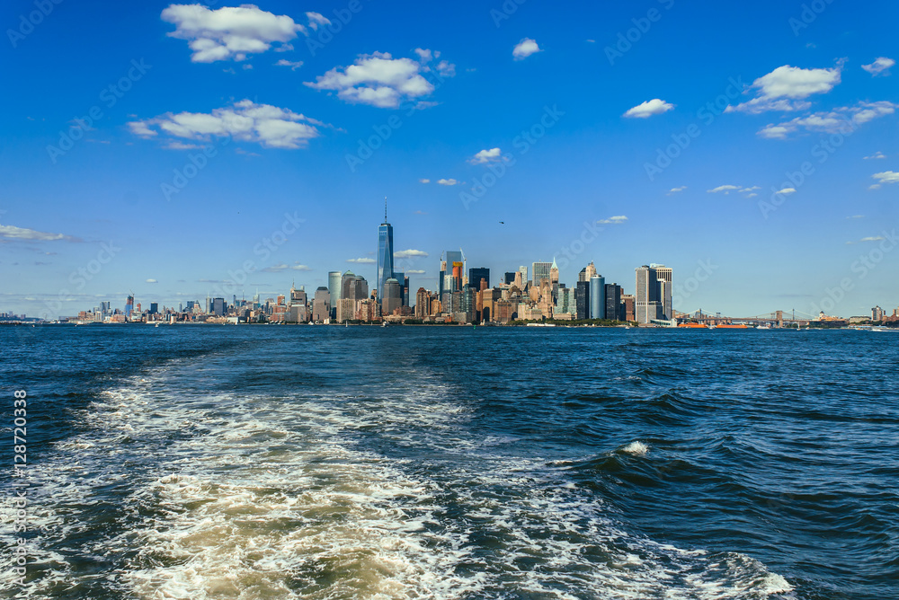 Fototapeta premium Manhattan Skyline over Hudson River