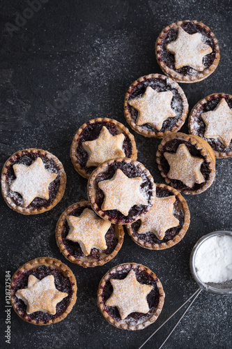 Quadro em tela Delicious fruit mince tarts for Christmas