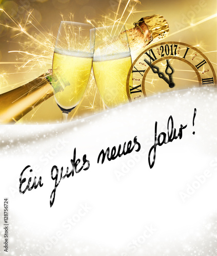 Silvester mit Sekt und Uhr