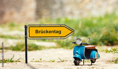 Schild 131 - Brückentag