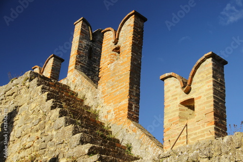 Il castello di Vigoleno photo