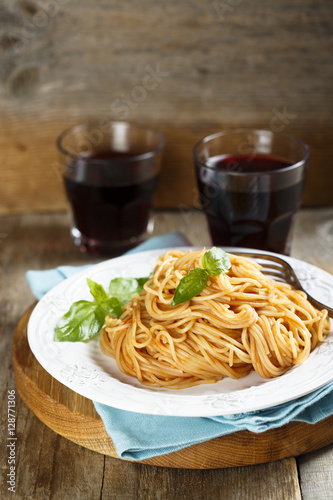 Pasta with tomato sauce