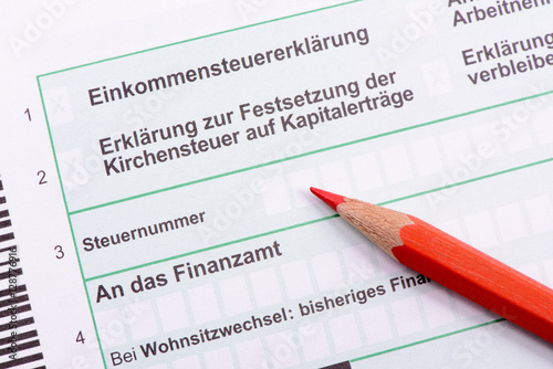 Steuererklärung für Finanzamt © Wolfilser