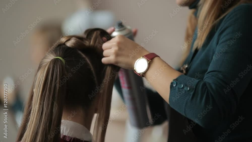 00:02 | 00:33
1×
In the beauty salon, make-up artist doing make-up, hairdresser doing hairstyle, beautiful models
00:02 | 00:33
1×
In the beauty salon, make-up artist doing make-up, hairdresser doing hairstyle, beautiful models