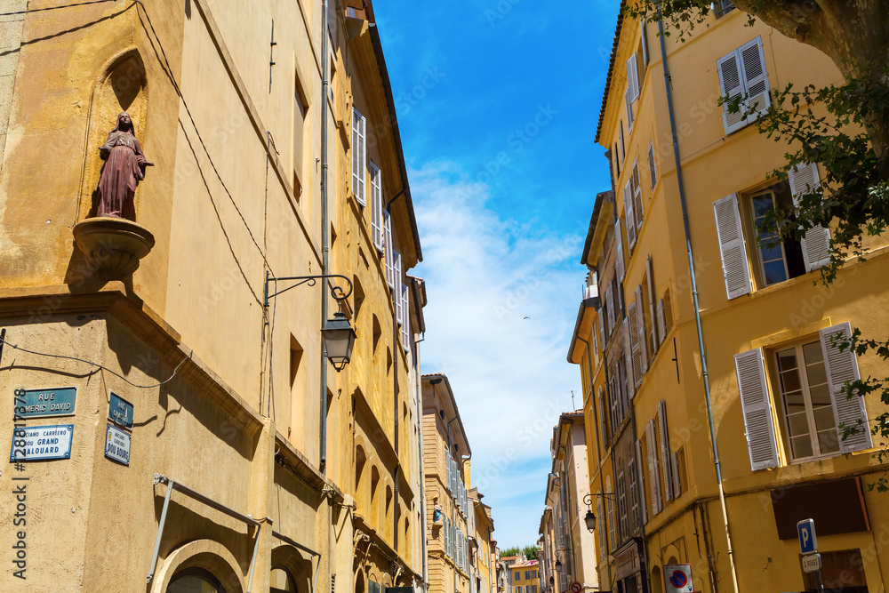 Obraz premium road in Aix en Provence, France