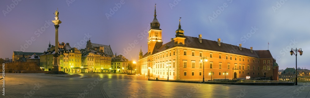 Fototapeta premium Royal Castle and Sigismund's Column in Warsaw old town