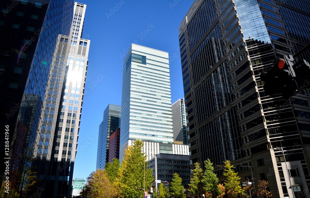 Fototapeta premium 都会のビル街 -大手町、東京、日本
