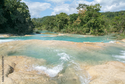 Fototapeta Naklejka Na Ścianę i Meble -  Aqua Azul waterfall on Chiapas