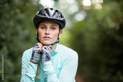 Female athletic wearing bicycle helmet © WavebreakMediaMicro