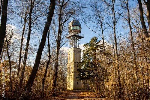 Gelber Turm und Sternwarte in Hildesheim
Blick zum Sternenhimmel
