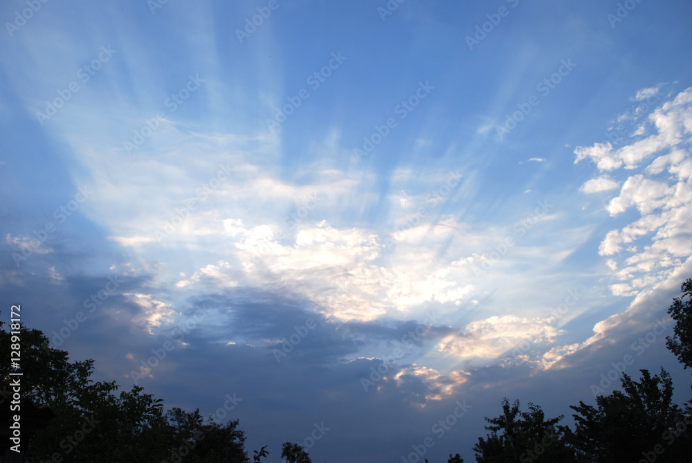 солнечные лучи