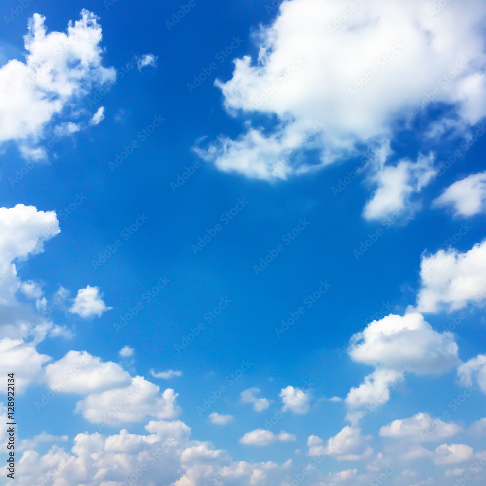 Obraz premium White clouds and blue sky background