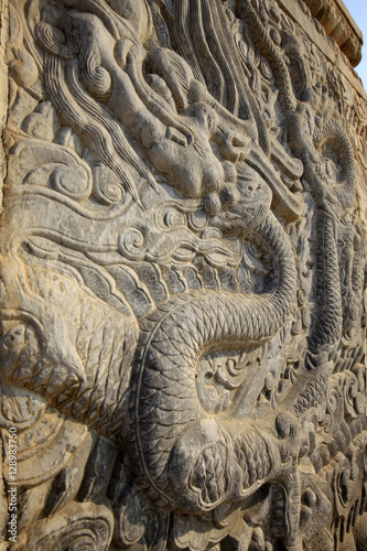 The ancient Chinese stone carving © zhengzaishanchu