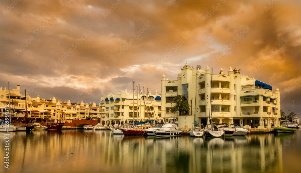 Obraz premium Benalmadena Puerto Marina