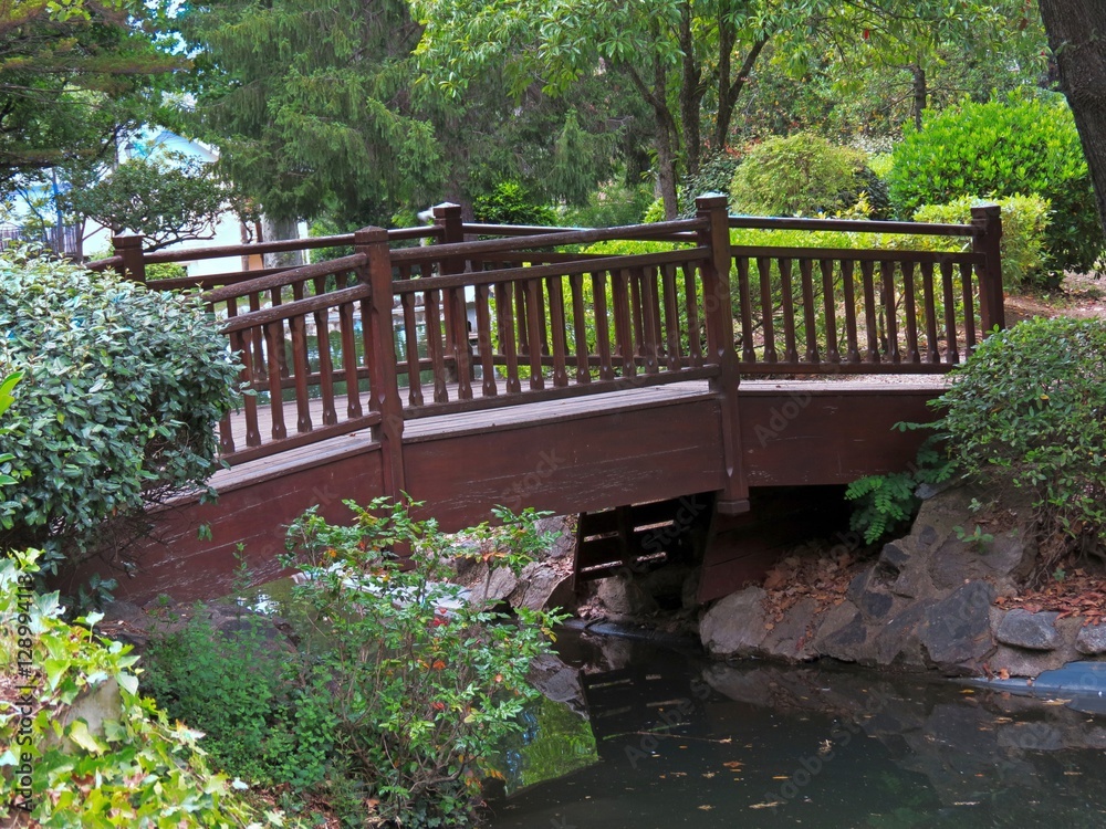 Pyrénées-orientales - Vernet-les-Bains - Parc Charles Trénet - Pont de bois Pyrénées-orientales - Vernet-les-Bains - Parc Charles Trénet - Pont de bois