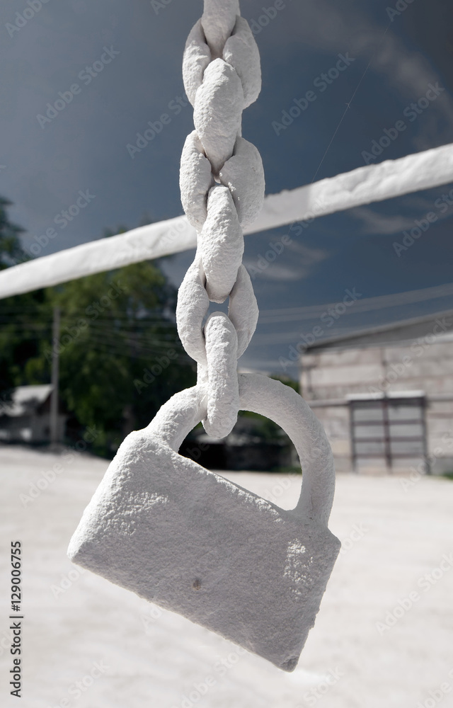 Naklejka premium The castle and chain in white