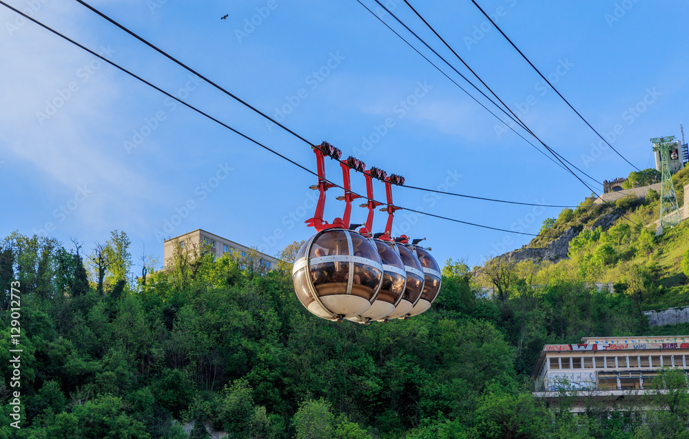 Φωτογραφία Transparent cable cars of Grenoble, France