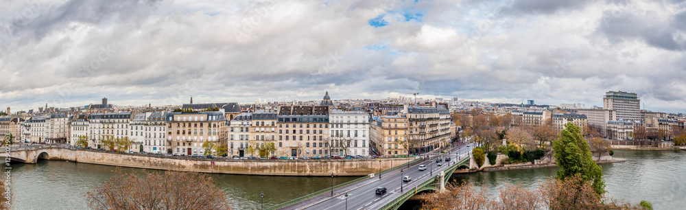 Panorama du pont de Sully à Paris