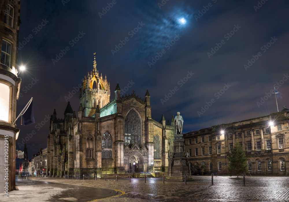 St Giles Cathedral at night in Edinburgh, Scotland, UK