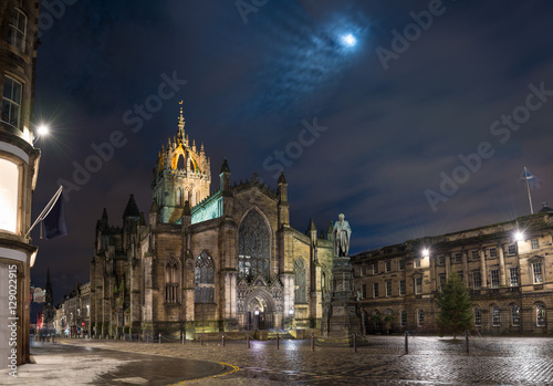 St Giles Cathedral at night in Edinburgh  Scotland  UK