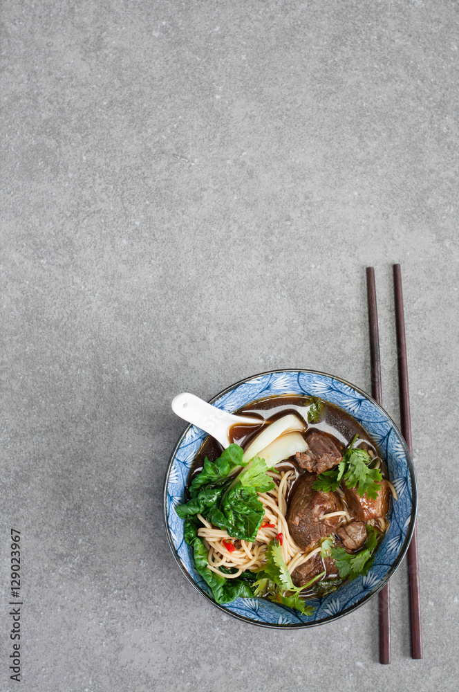 Fototapeta premium Niu rou mian- Chinese beef noodle soup