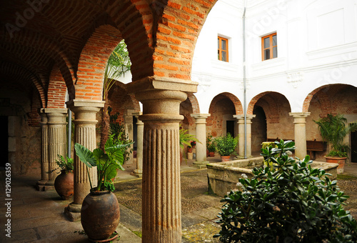 Claustro del convento del Palancar, Pedroso de Acim, provincia de Cáceres, España photo