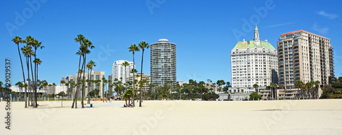 Long beach in California, USA © kalichka