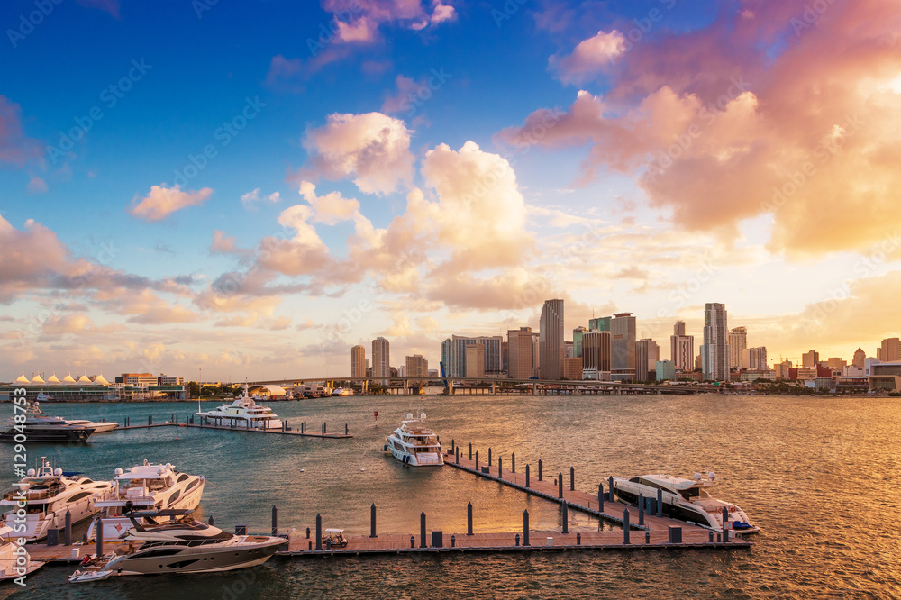 Fototapeta premium Śródmieście Miami na Florydzie