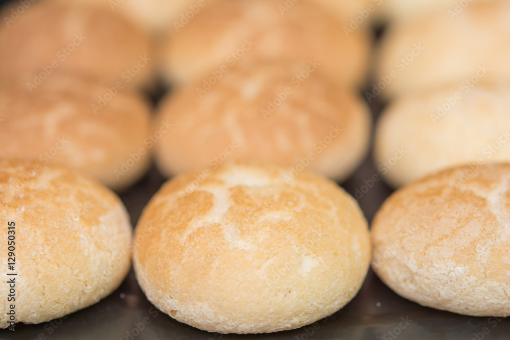 thai pastry in wood tray
