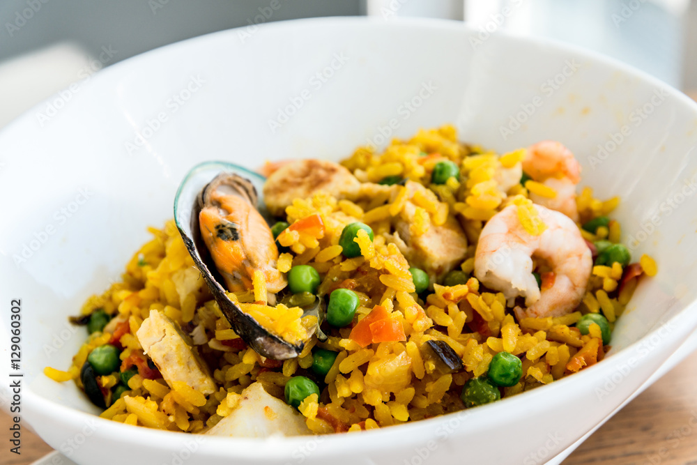 Prawn with rice - closeup of prawn with rice - traditionnal span Prawn with rice - closeup of prawn with rice - traditionnal span