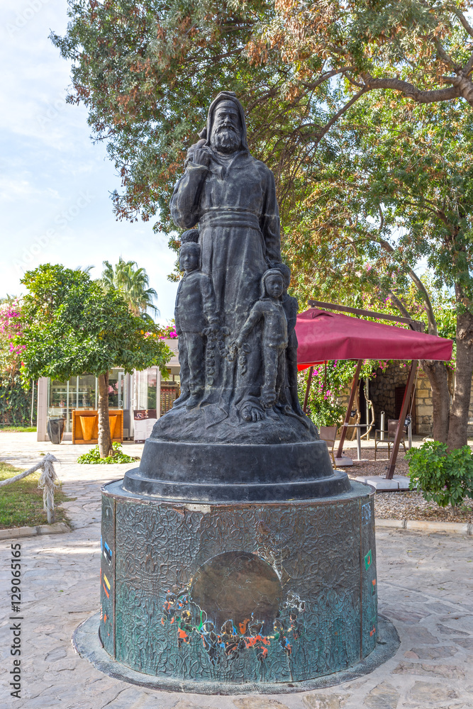 Obraz premium Statue of Saint Nicholas (Santa Claus) in Demre, Turkey 