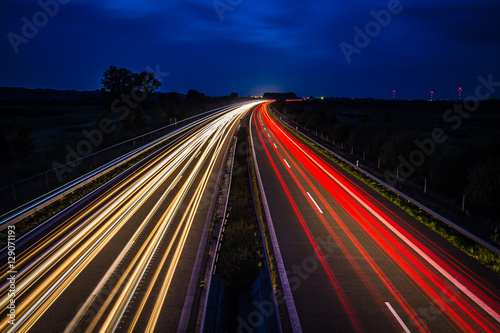 Autobahn bei Nacht