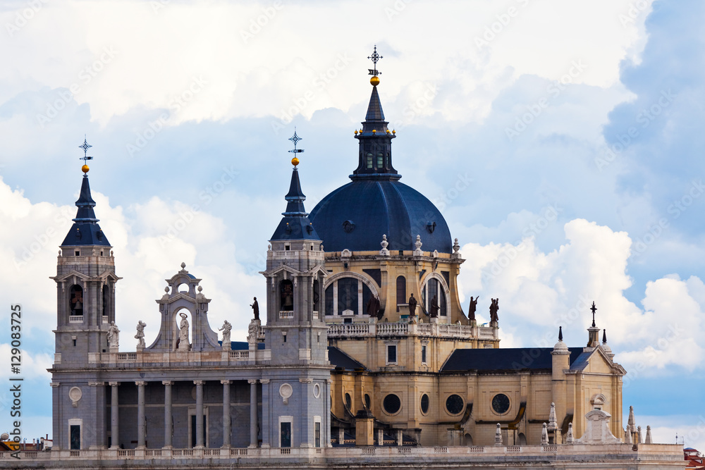 Obraz premium Almudena Cathedral in Madrid, Spain