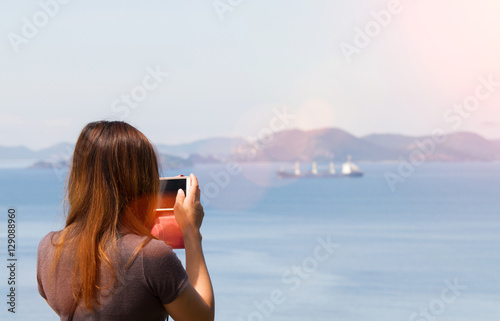 Woman photographed with your mobile phone