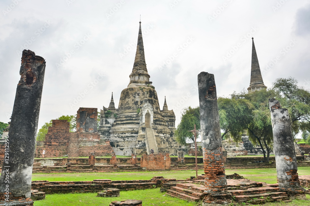 Obraz premium Ruins of ancient Ayutthaya Kingdom in Thailand