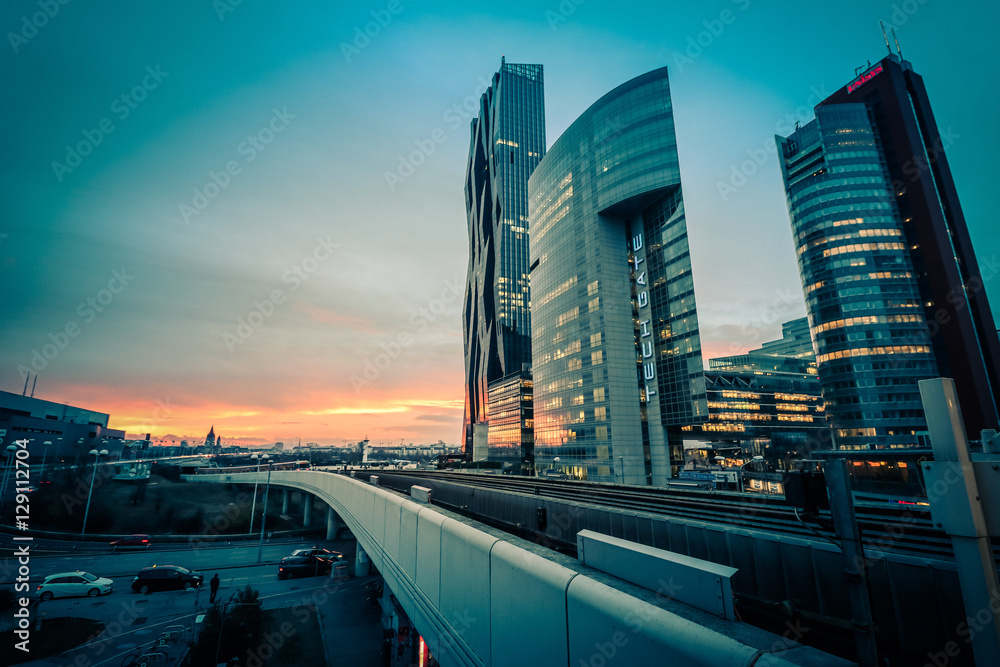Fototapeta premium Wiener Skyline am Kaiserwasser
