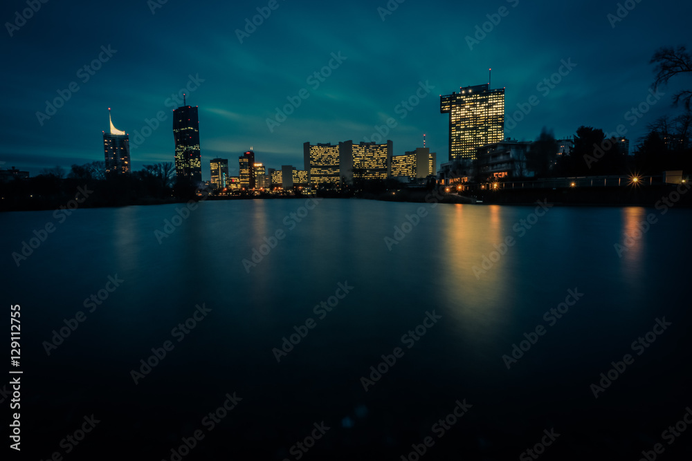 Naklejka premium Wiener Skyline am Kaiserwasser