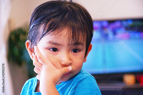 不機嫌な男の子