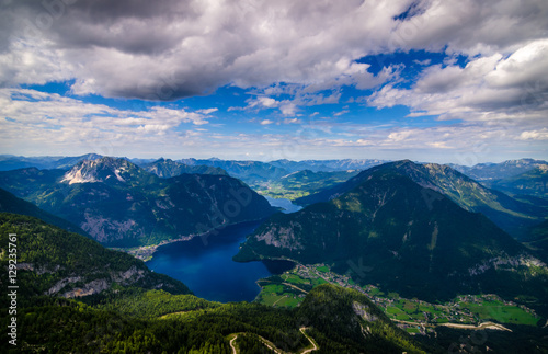 Lago visto dall alto in alta montagna in Austria