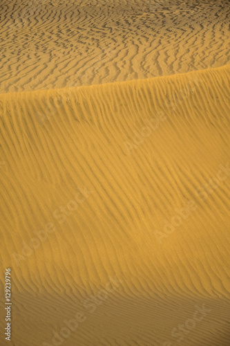 Fototapeta Naklejka Na Ścianę i Meble -  Sand dunes shapes and patterns