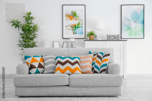 Modern living room with gre...