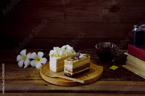Foto sweety cakes  and teas in decorate stillight
