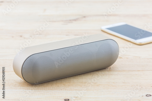 Wireless speaker for mobile phone, Speaker for smartphone.