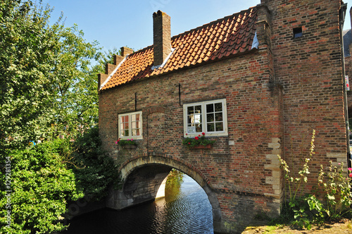 Delft, Olanda - Paesi Bassi, Delftse Vliet e Oostpoort photo