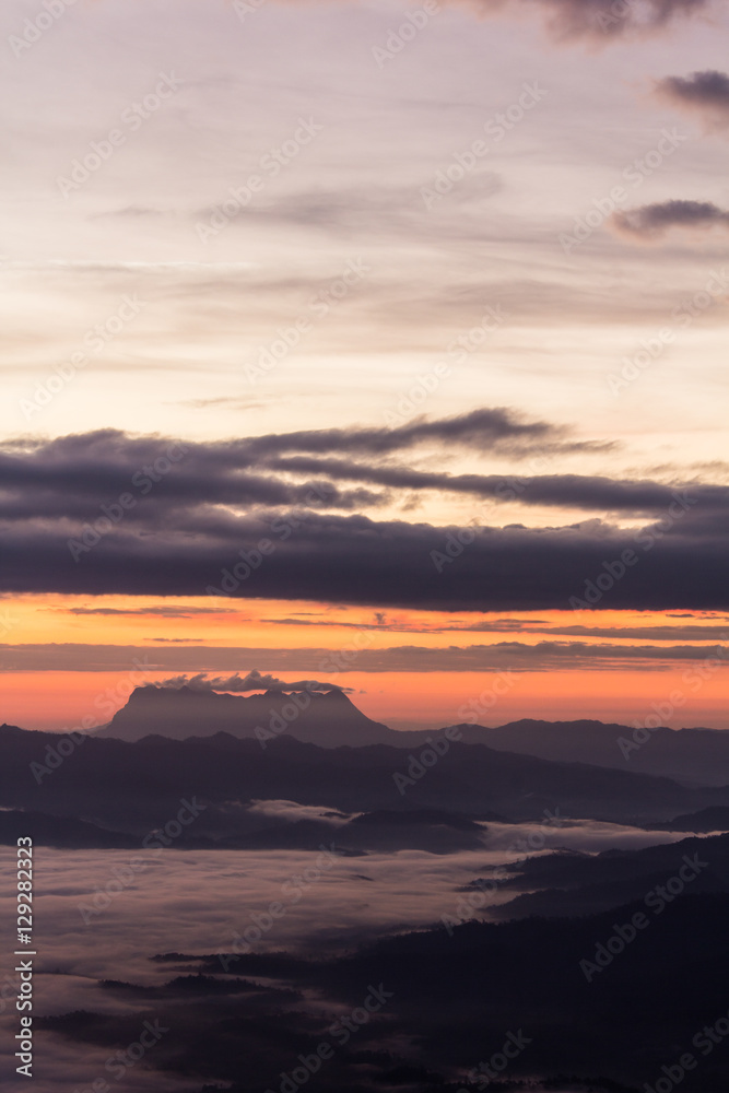 Fototapeta premium Sea Of Mist With Doi Luang Chiang Dao, View Form Doi Dam in Wianghaeng