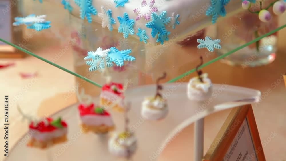 Процесс приготовления пищи на кухне ресторана. Мастерство поваров
Процесс приготовления пищи на кухне ресторана. Мастерство поваров