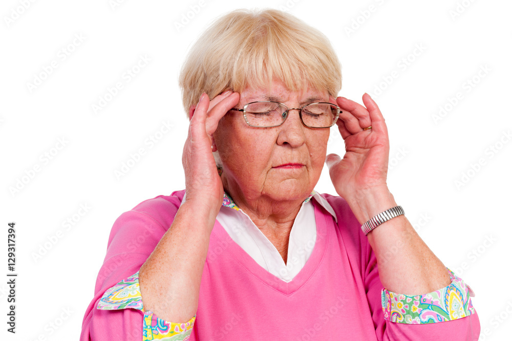 demente seniorin versucht sich zu erinnern demente seniorin versucht sich zu erinnern